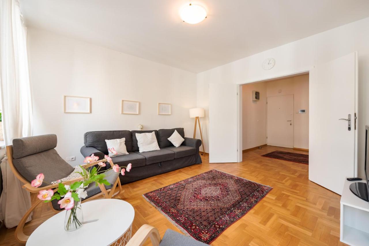 New Town Spacious Apartment وارسو المظهر الخارجي الصورة
